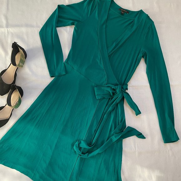 Banana Republic Dresses & Skirts - Banana Republic turquoise teal stretch jersey long sleeve wrap dress